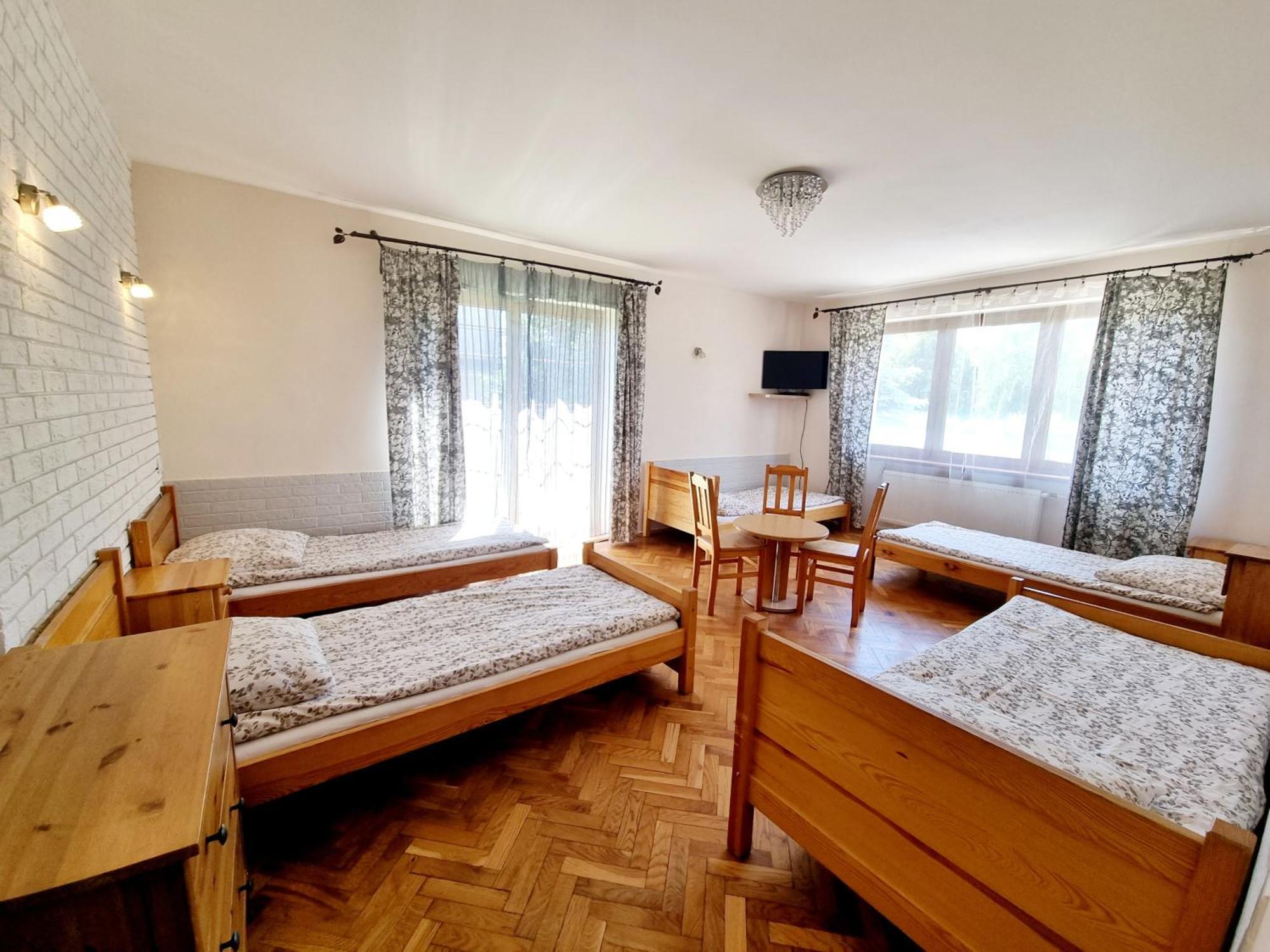 Hostel Rumiankowy Airport Hostel - Wroclaw — Photos 2